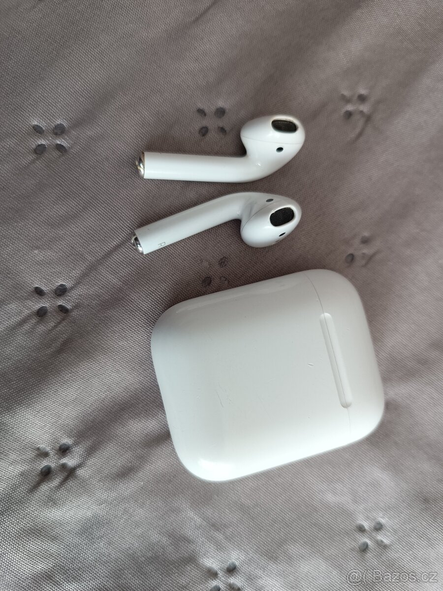 Apple AirPods 1 – funkčné a používané, všetko funguje