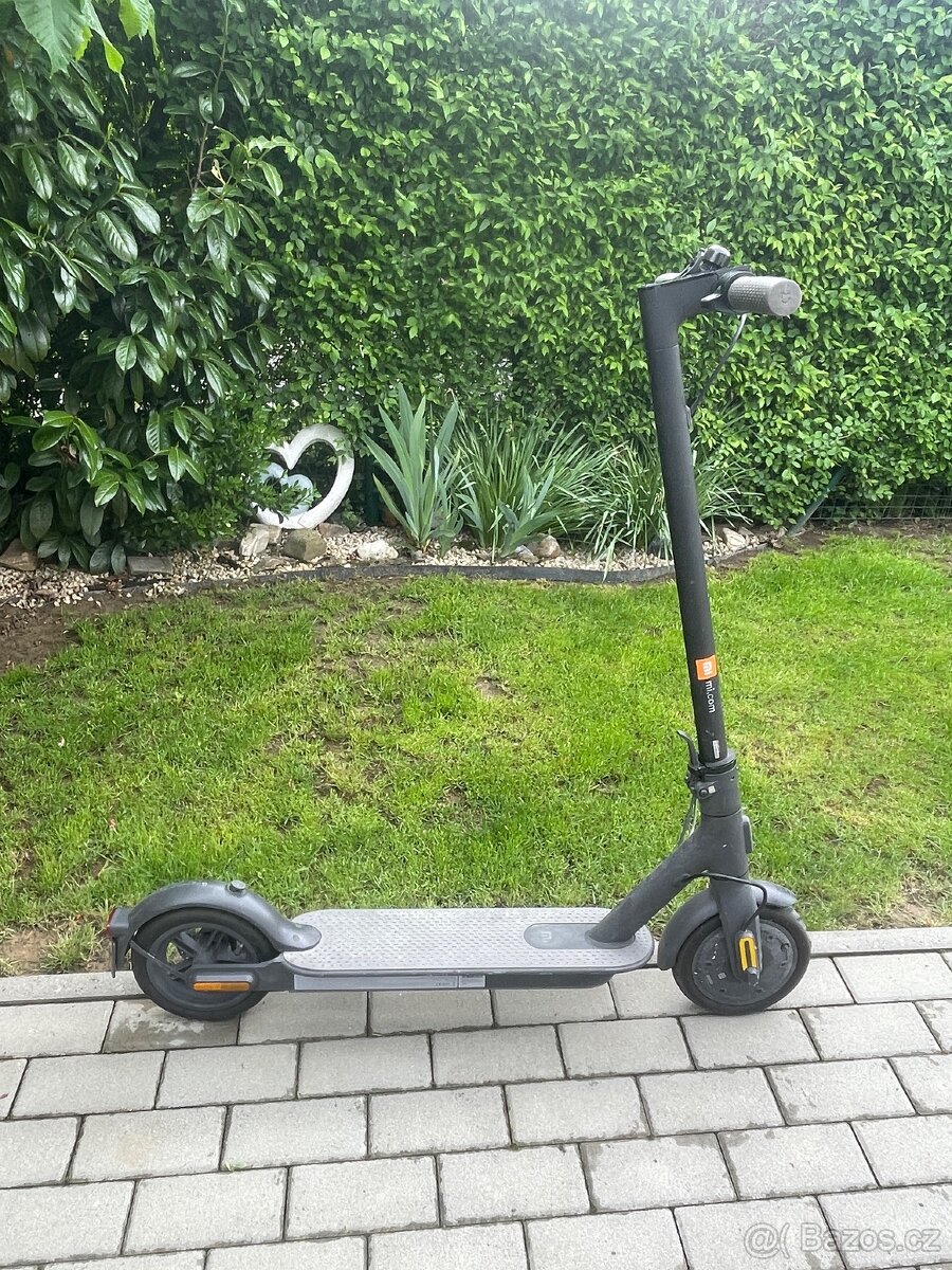 Elektrokoloběžka Xiaomi MI Scooter 1S