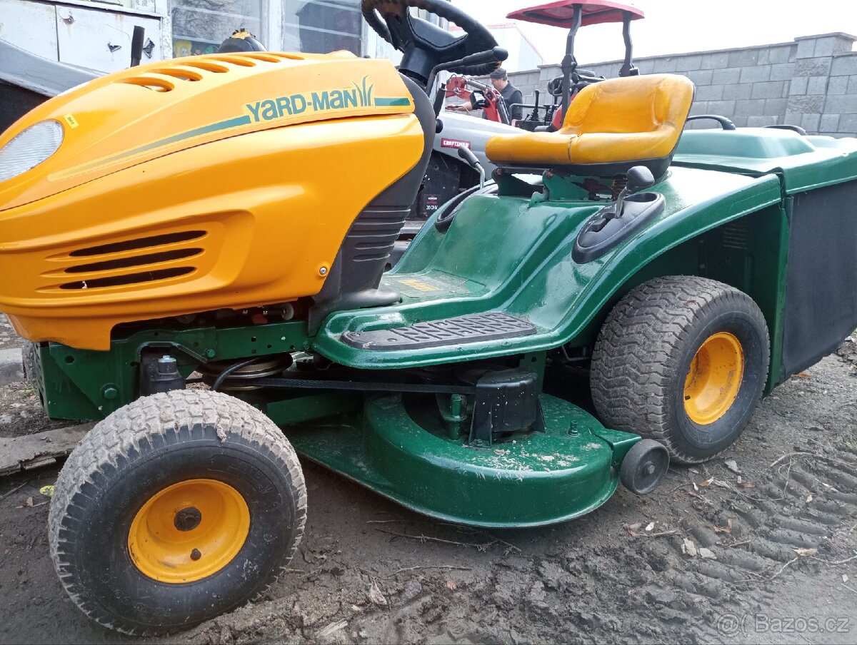 sekačka, zahradní traktor, traktůrek,