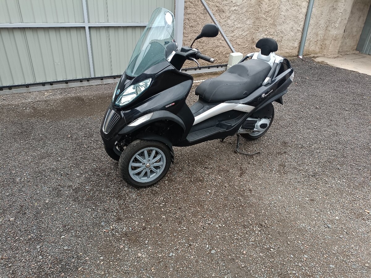 Piaggio mp3 125i CZ doklady v ceně.