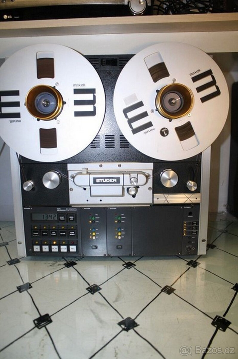 Studiový magnetofon STUDER A810 Technicky i vizuálně v dobré