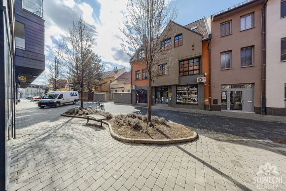 Pronájem kanceláře 28 m² v centru Uherského Hradiště – Hrade