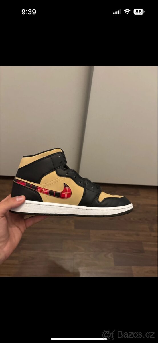 Jordan 1 Mid Tartan Swoosh