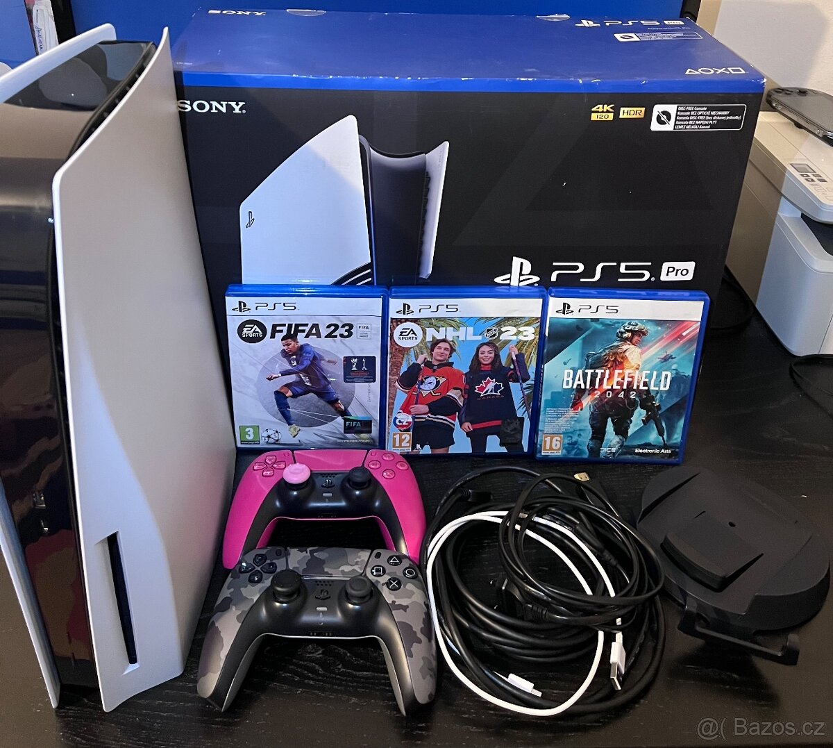 PS5 s mechanikou + dva ovladače a 3 hry