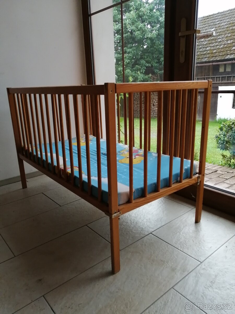 Prodám dětskou postýlku