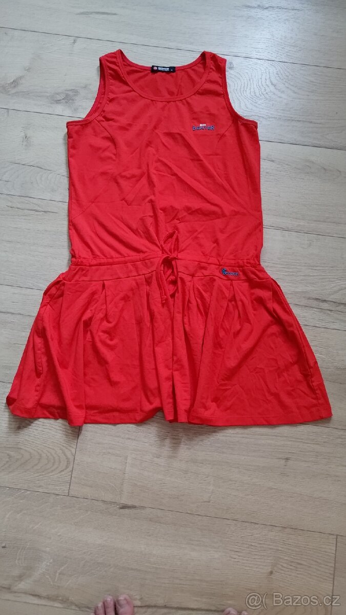 Sportovní šaty