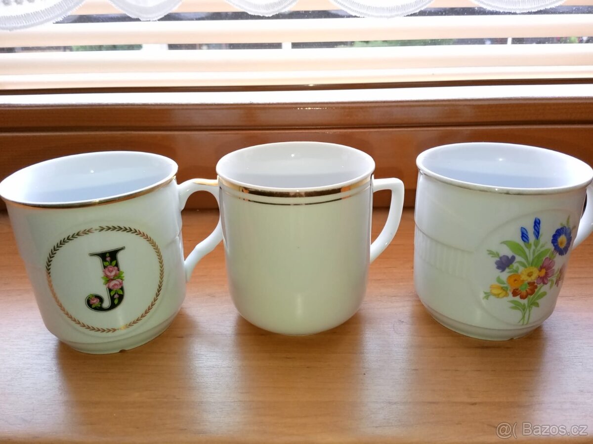 Prodám jednotlivě retro hrnky celkem 16 ks