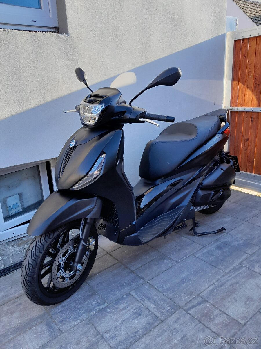 Piaggio Beverly 300i HPE, 2023, TOP stav, 6000km