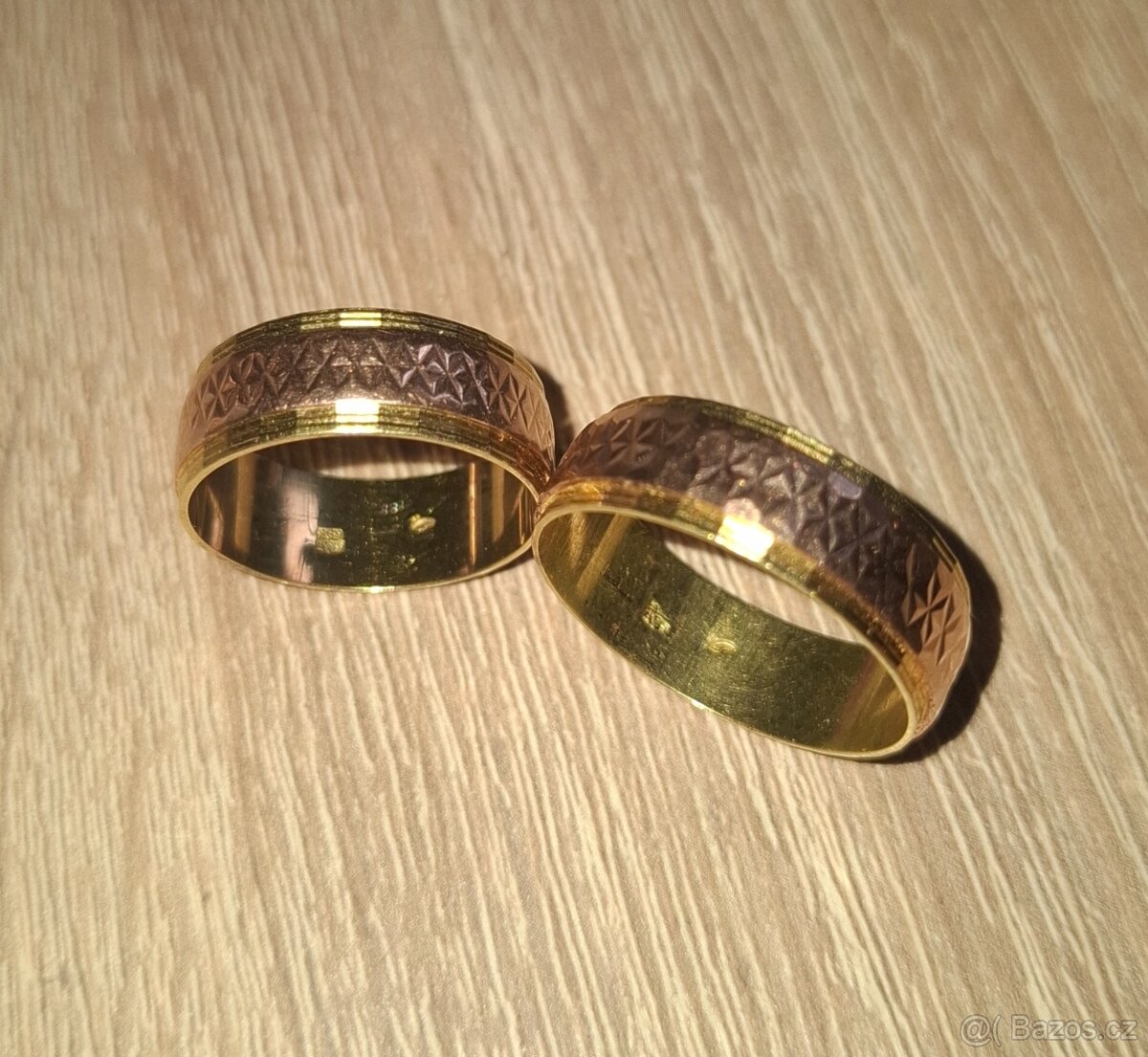 Prodám tyhle krásné snubní zlaté prsteny