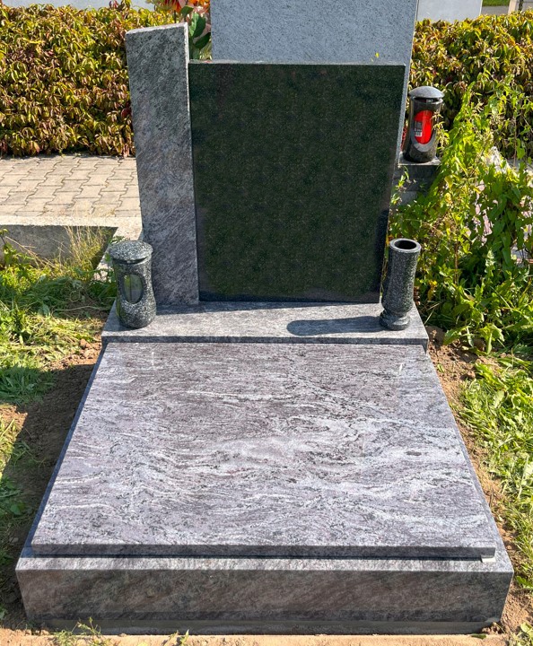Urnový hrob z přírodní žuly