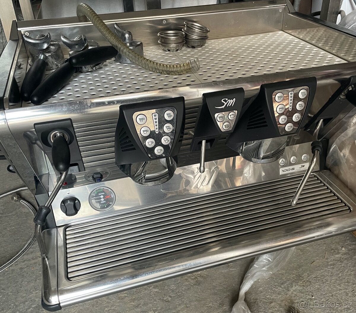 Pronájem profi kávovaru