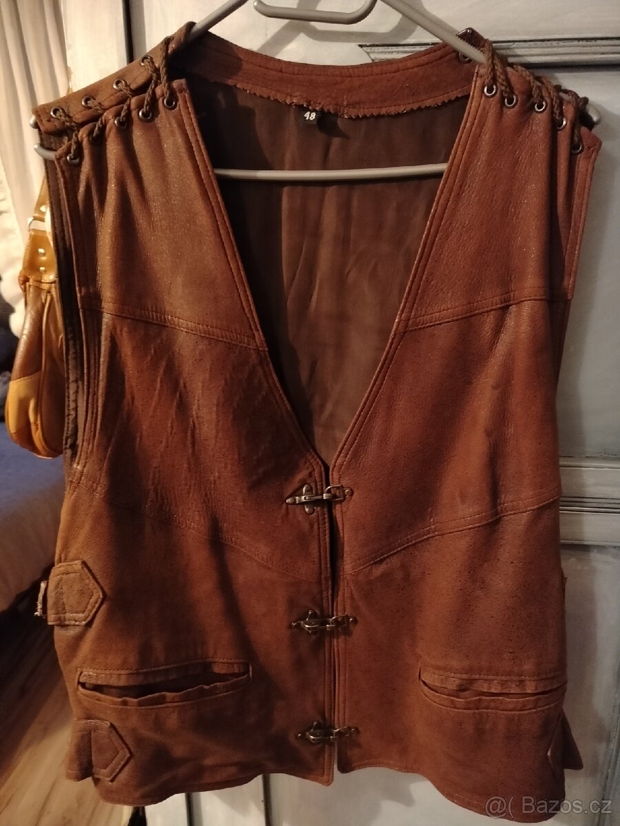 Dámská kožená vesta