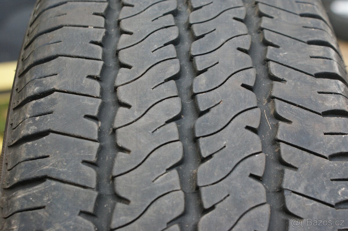 4ks GT Radial Maxmiler Pro 215/60R16 C 103H