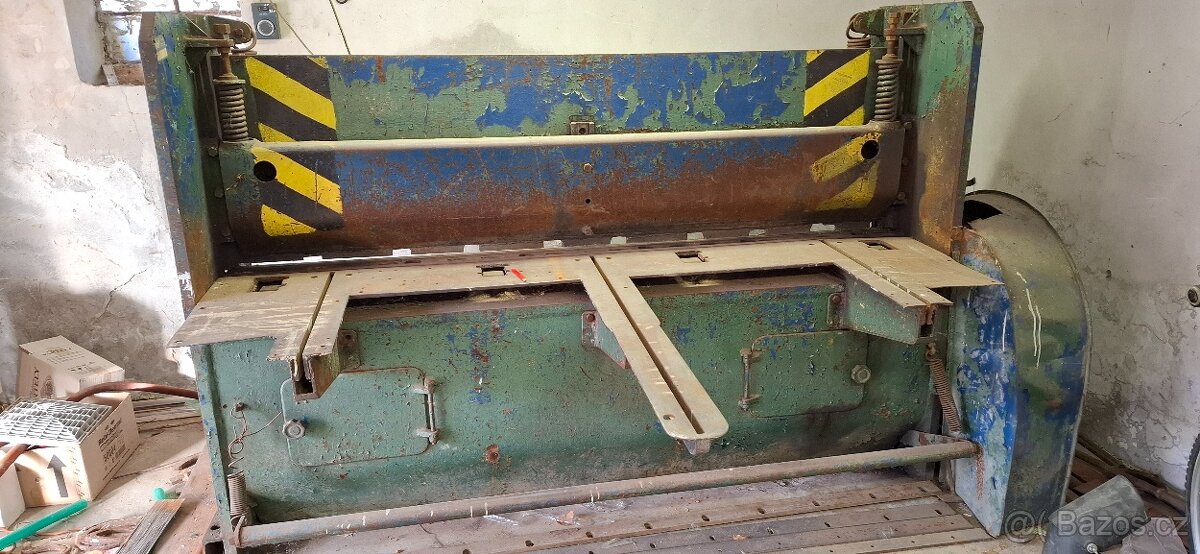 PRODÁM FUNKČNÍ PADACÍ NŮŽKY