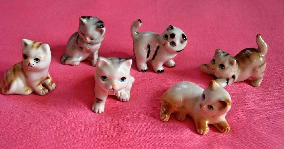 Retro porcelánová zvířátka - kočky, psi, veeverky