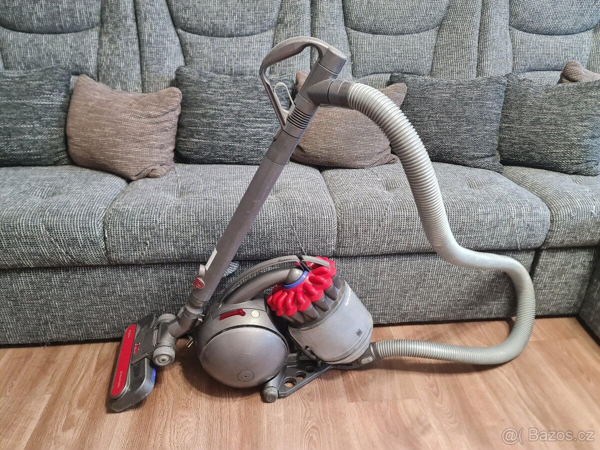 Bezsáčkový vysavač Dyson