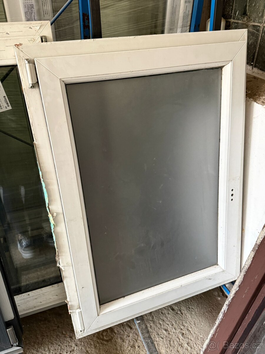 okno plastové  78 x 107 cm bílé
