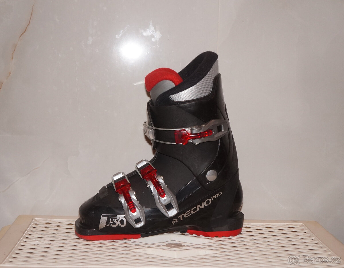 Dětské lyžáky 33 TecnoPro vel. 20,5 (33EU), bezvadný stav.