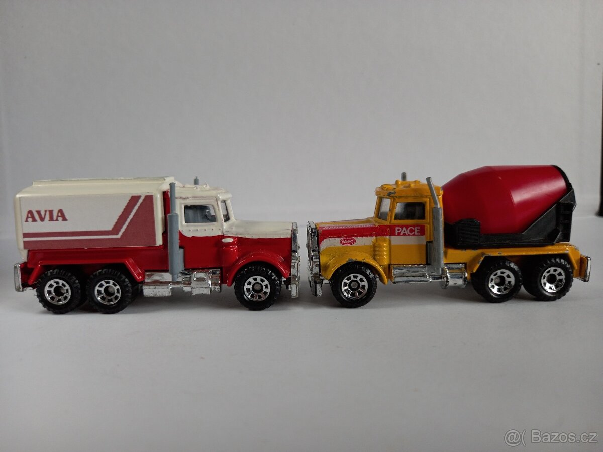 MATCHBOX - 1981 PETERBILT DOMIEŠAVAČ,1981 PETERBILT CISTERNA