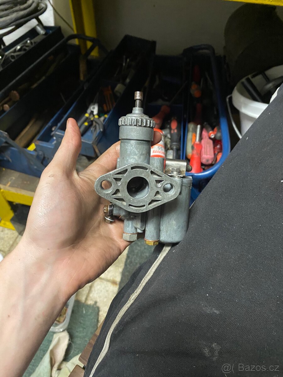 Jikov 2918S12 na Manet