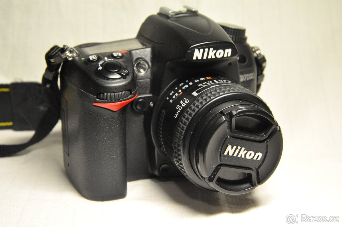 Nikon D7000, 2x baterie, ultra speed SD 64 GB