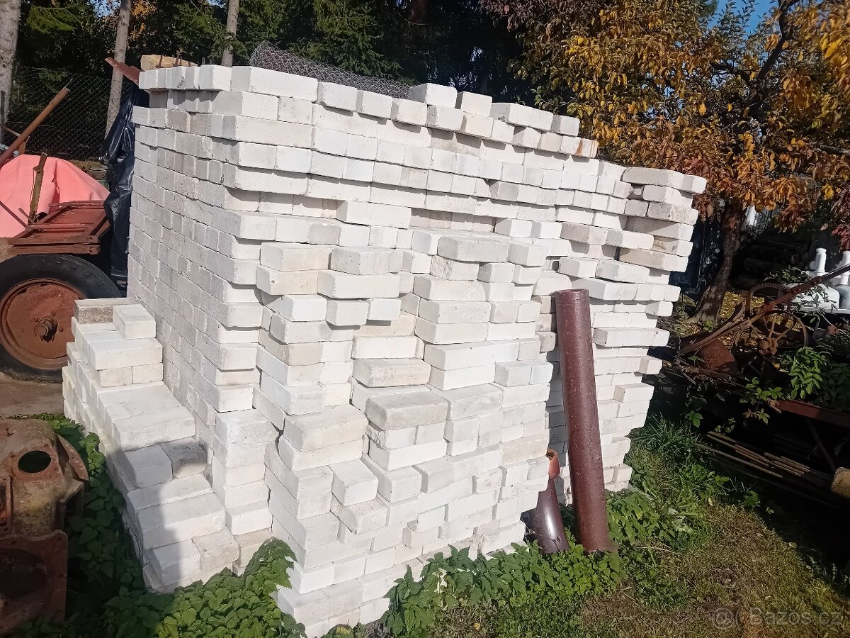 Prodam cihly bílé lícové
