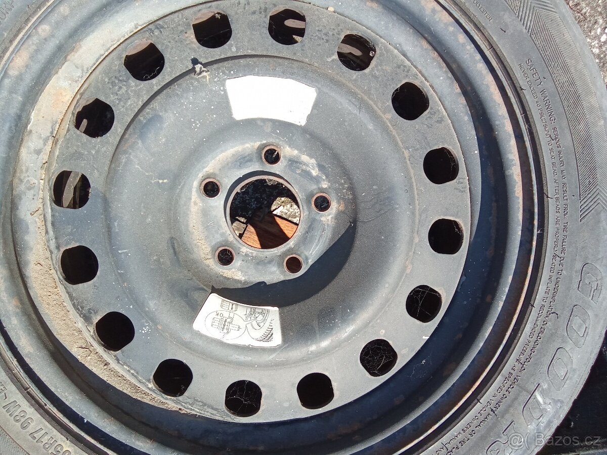 Plechová kola Peugeot