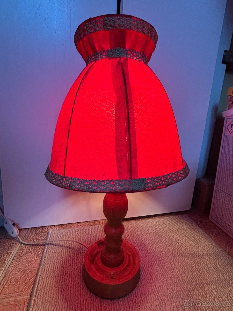 Retro stolní lampa