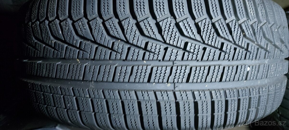 Prodám pneu HANKOOK 225/45r18
