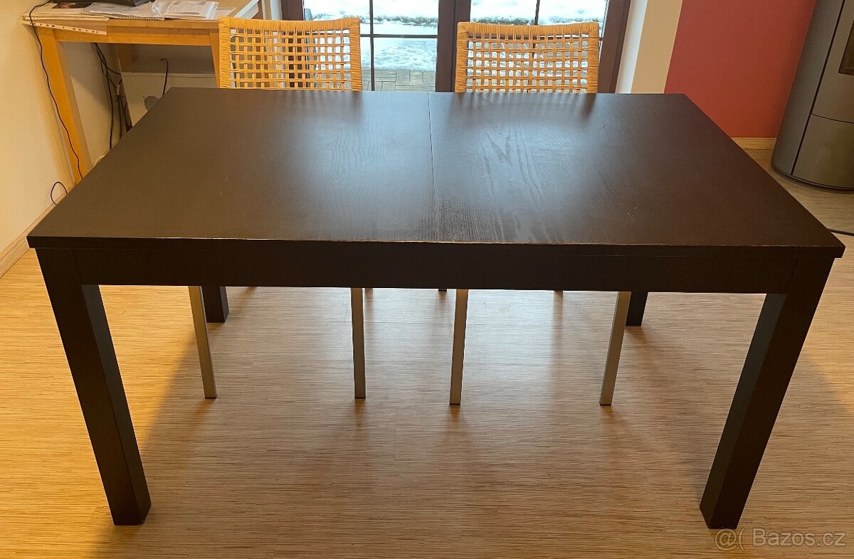 Jídelní stůl - rozkládací