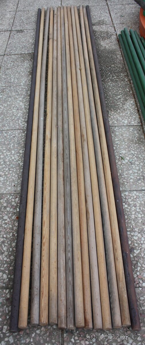 Kulaté dřevěné tyce