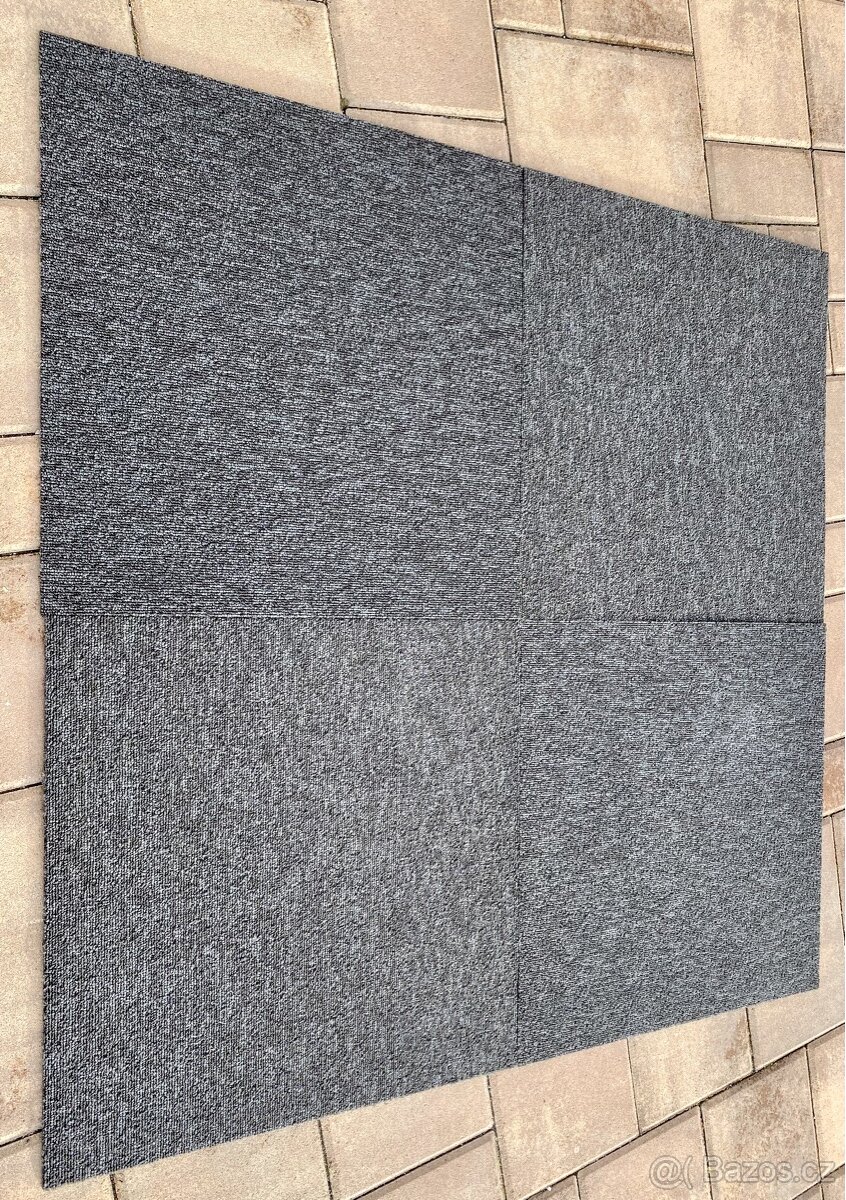 Kobercové čtverce - černá barva - 14,5m2
