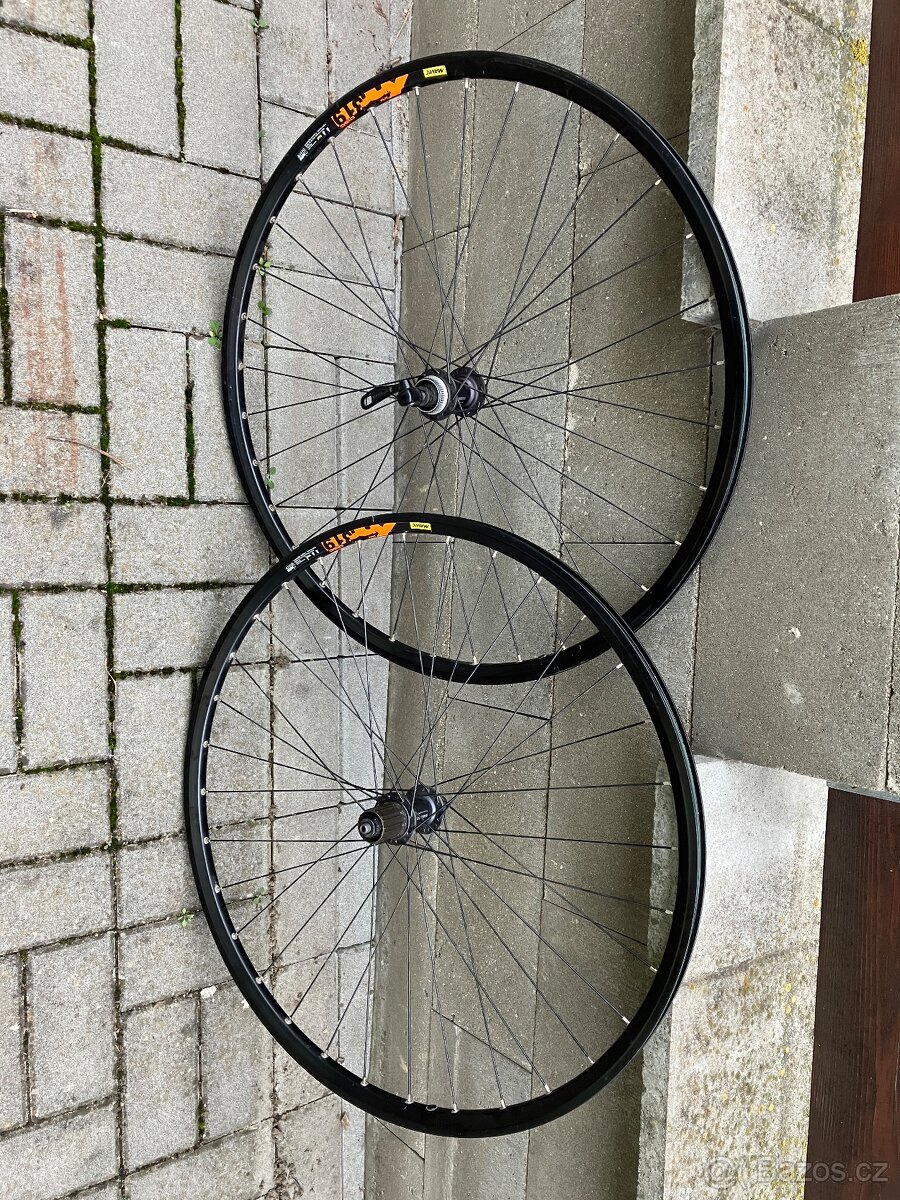 Zapletena kola Mavic M319, naboj Shimano M675