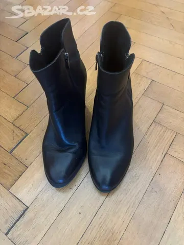Dámské černé polokozačky vel. 39