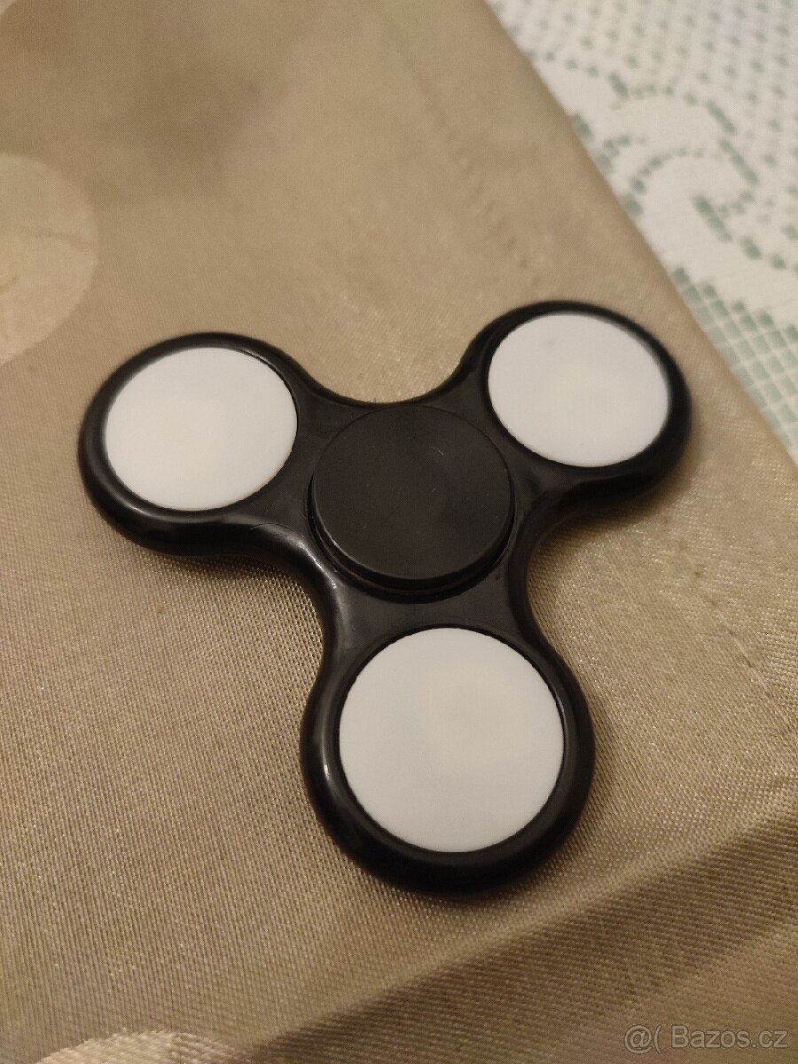 Fidget spinner