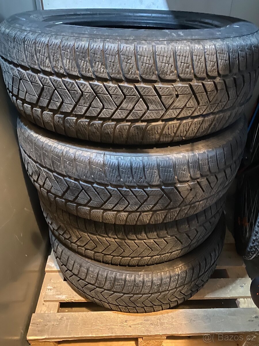 Zimní pneu 215/65R17 Pirelli Scorpion