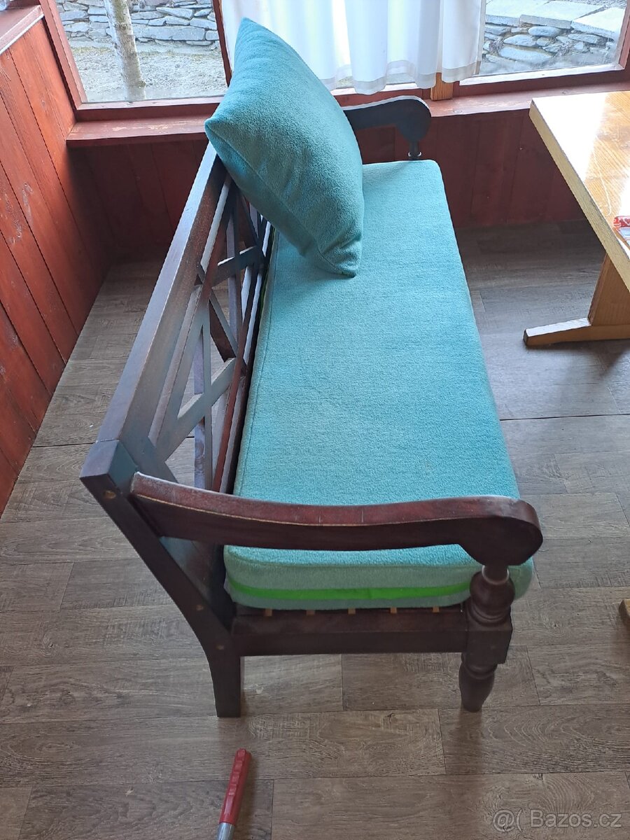 PRODÁM DVĚ NOVÉ LAVICE Z DŘEVĚNÉHO MASIVU.