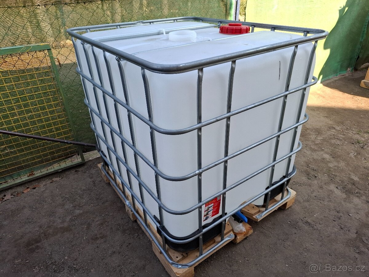 Ibc kontejner 1000 l, dřevěná paleta
