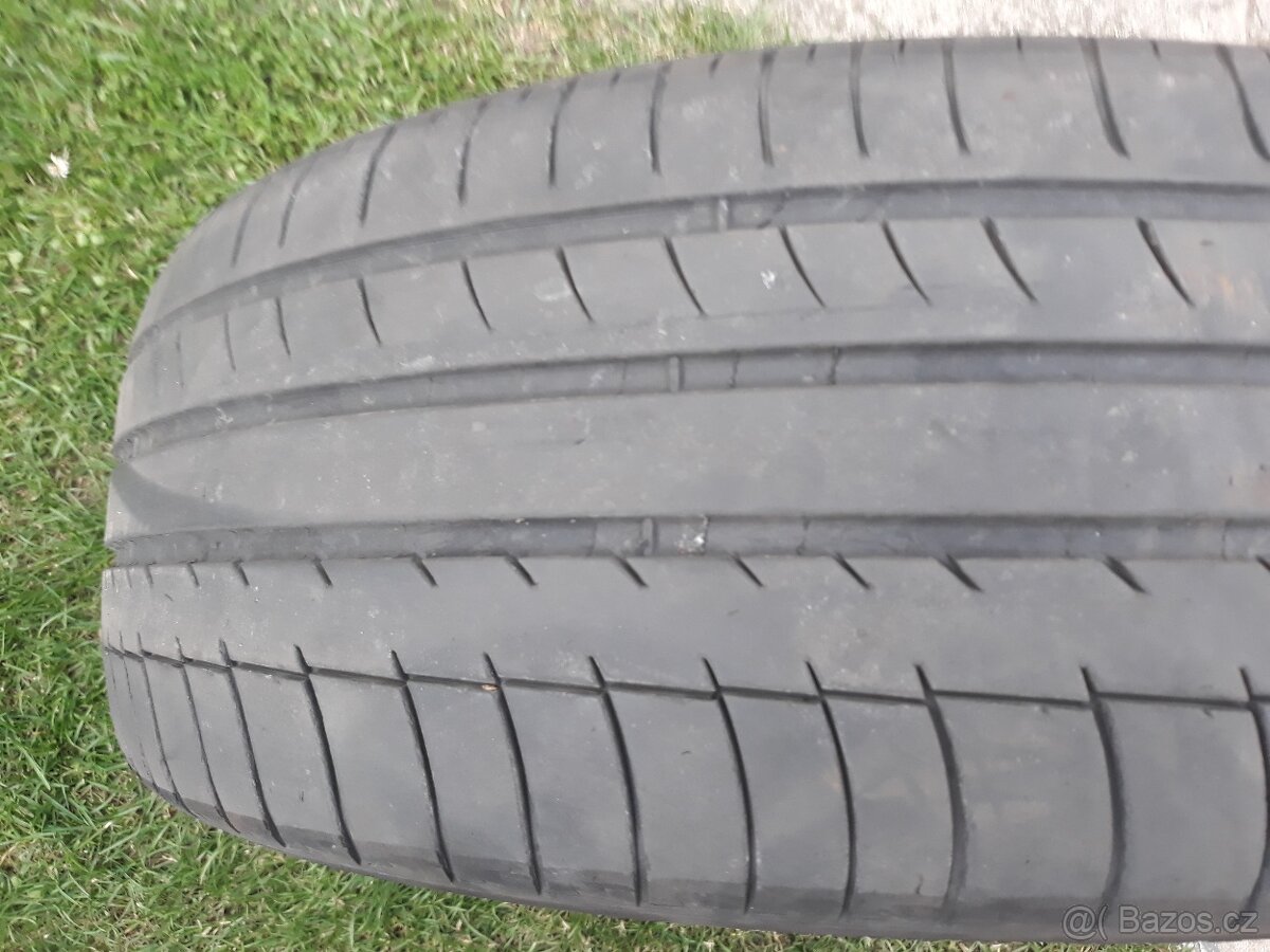 225/60/18,235/45/18
