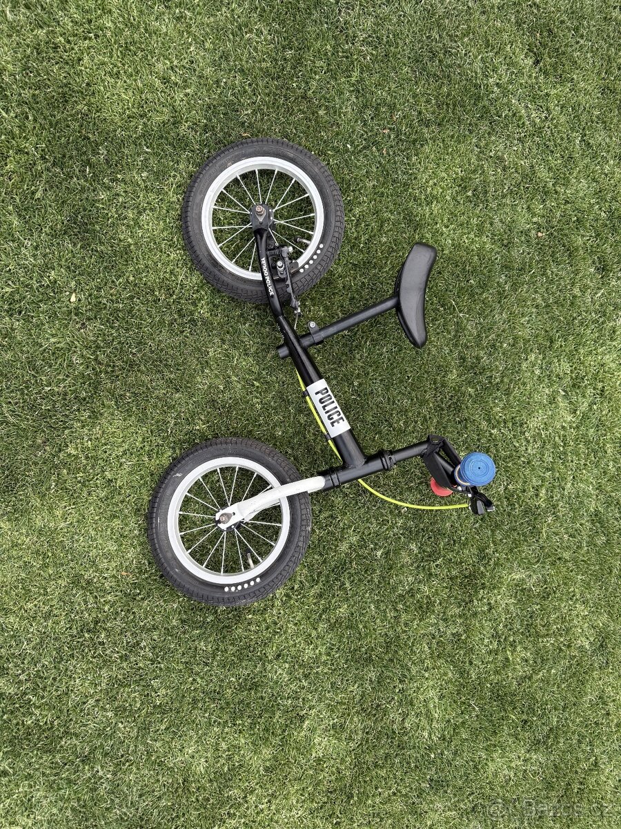 Yedoo Oops Police odrážedlo