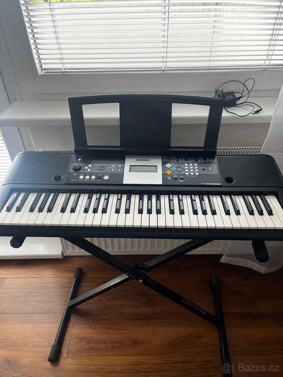 Yamaha klávesy E223