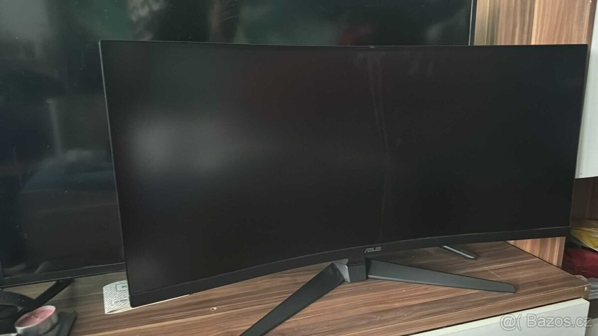 ASUS TUF VG34VQ3B – prasklý displej, jinak funkční (na náhra