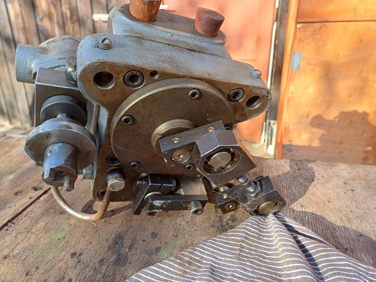 hydraulický rozvaděč bruska BPV 300