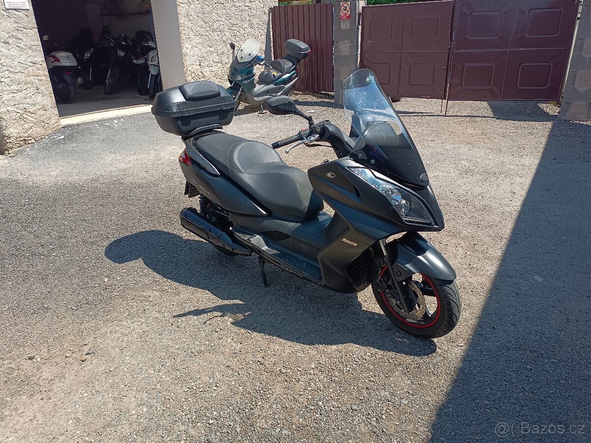 Kymco Downtown 125 černý 2