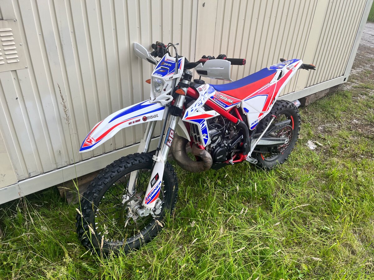 Beta 300 Xtrainer| 52mth | 2022 | zvednuta