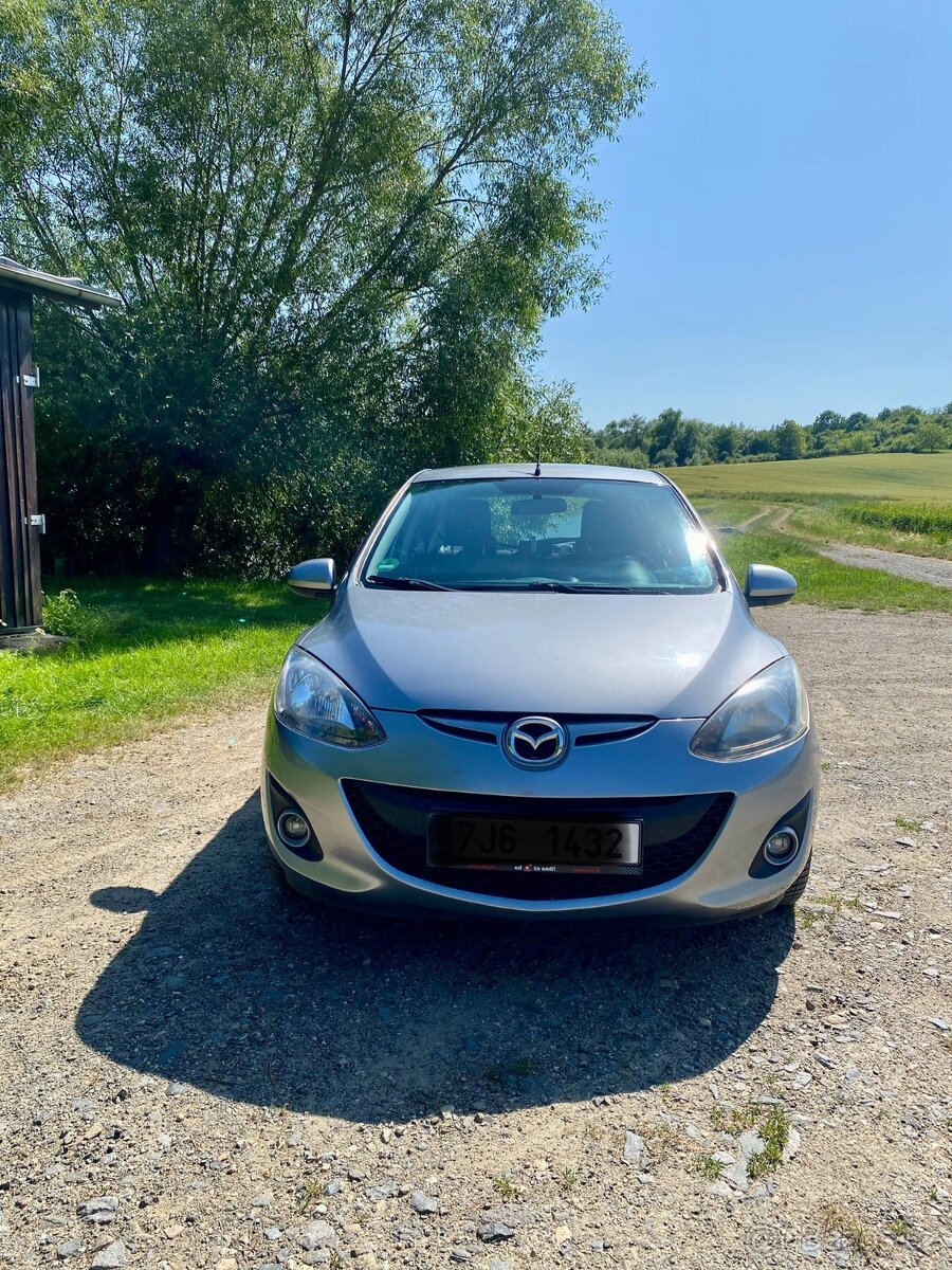 Mazda 2, 2012, 127 000 najeto, klima. vyhřívané sedačky