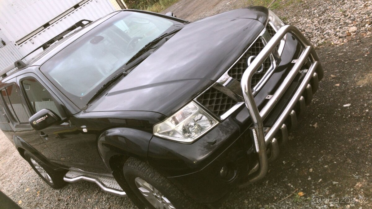 Prodám náhradní díly Nissan Pathfinder