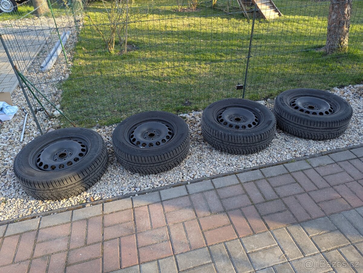Plechová kola 5x112 R16 Superb/Passat zimní pneu 215/60