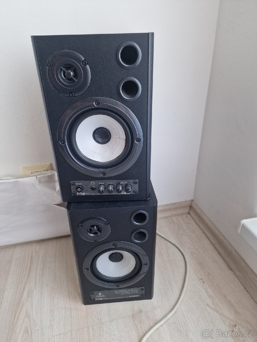 Studiové reproduktory Behringer MS40, 40 w, aktivni.