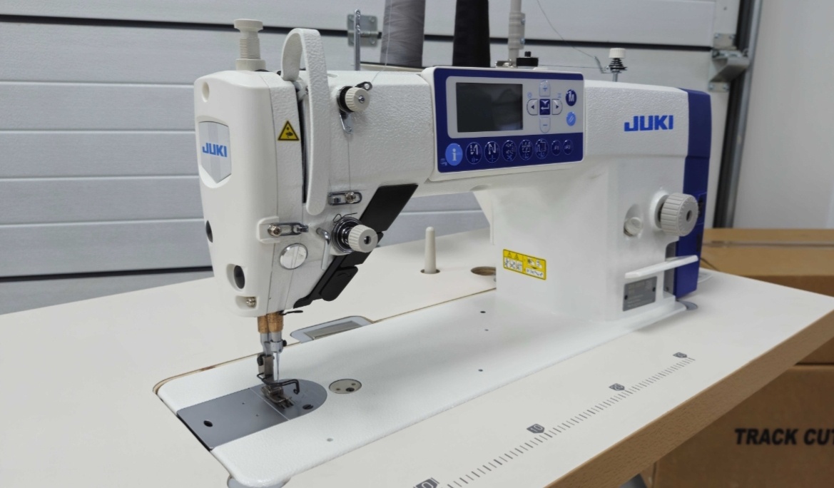 Průmyslový automaticky šicí stroj JUKI DDL8000A